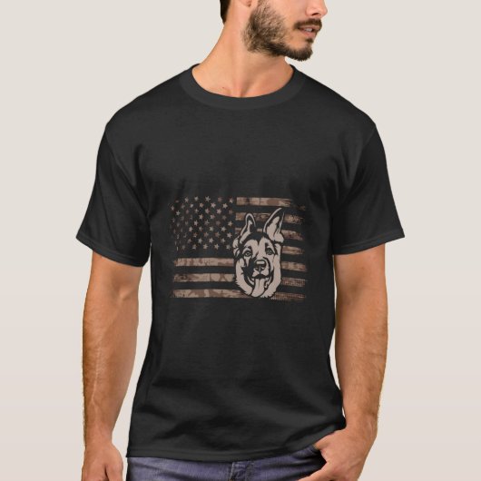 アメリカ国旗に描かれたドイツの羊飼い犬 Tシャツ (正面)