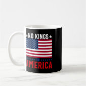 アメリカ国旗に王がいないから民主主義救に抗議5 コーヒーマグカップ (左)