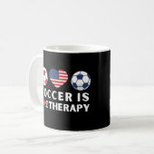 アメリカ国旗のサッカーはセラピー コーヒーマグカップ (正面左)