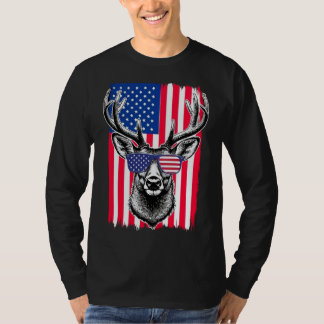 アメリカ国旗のサングラスを身に着けている愛国的な鹿 Tシャツ