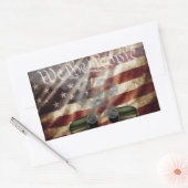 アメリカ国旗のシールの上に2つの喫煙銃のシェル 長方形シール (封筒)