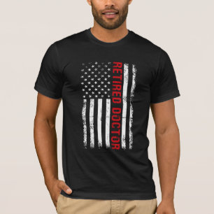 アメリカ国旗のディストressedデザインの退役医者 tシャツ