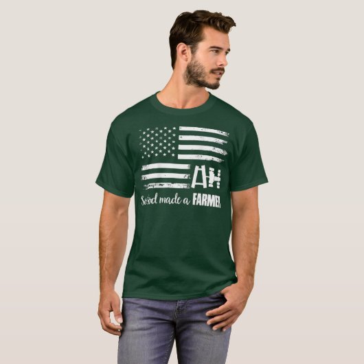 アメリカ国旗のトラクターだから神は農家 Tシャツ (正面フル)