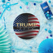 アメリカ国旗のトランプ2024金ゴールド愛国心 ペーパープレート (パーティー)