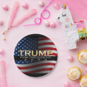 アメリカ国旗のトランプ2024金ゴールド愛国心 ペーパープレート (パーティー)