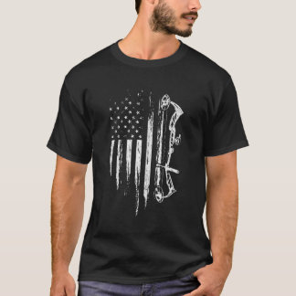 アメリカ国旗のボートで鹿の弓アーチェリーのための狩り Tシャツ