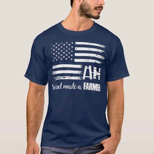 アメリカ国旗のレーサーだから神は農家した Tシャツ (正面)
