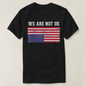 アメリカ国旗の上下逆さまは問題ない Tシャツ (デザイン正面)