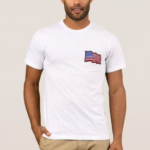 アメリカ国旗の刺繍フェイクによる愛国心 Tシャツ