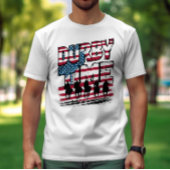 アメリカ国旗の前に乗馬している乗馬の愛国者 Tシャツ