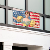 アメリカ国旗の女性の自由の独立 横断幕 (ビルの外側)