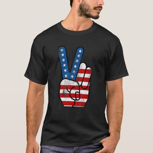 アメリカ国旗の平和サイン・ハンド7月4日 Tシャツ (正面)