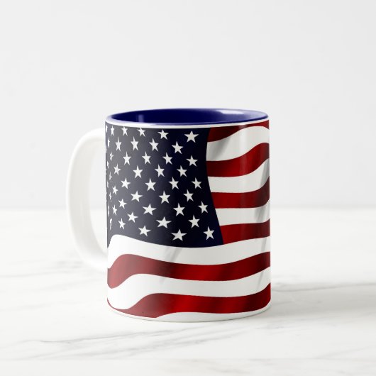アメリカ国旗の愛国的独立記念日 ツートーンマグカップ (正面左)