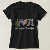 アメリカ国旗の戦闘ブーツ平和愛ありがとう Tシャツ (デザイン正面)
