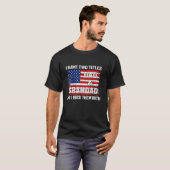 アメリカ国旗の父と祖父の2つの称号 ファーザーズデーギフト Tシャツ (正面フル)