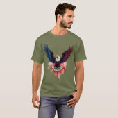 アメリカ国旗の翼を持つハクトウワシ – 米国 Tシャツ (正面フル)