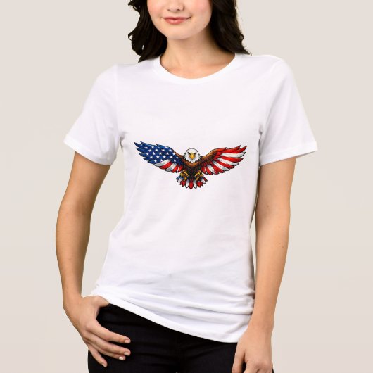 アメリカ国旗の翼 ハクトウワシ 愛国心あふれる独立記念日の トライブレンドＴシャツ (正面)