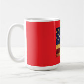アメリカ国旗の背景の美しい猫 コーヒーマグカップ (左)