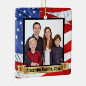 アメリカ国旗の背景愛国的な家族の写真 セラミックオーナメント (右)