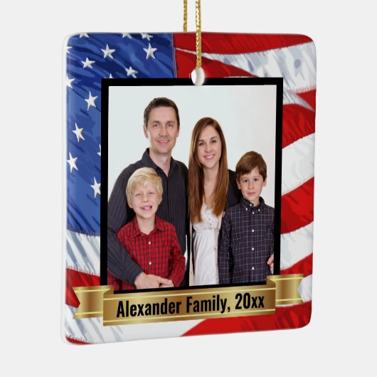 アメリカ国旗の背景愛国的な家族の写真 セラミックオーナメント (右)
