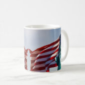 アメリカ国旗の自由 コーヒーマグカップ (正面右)