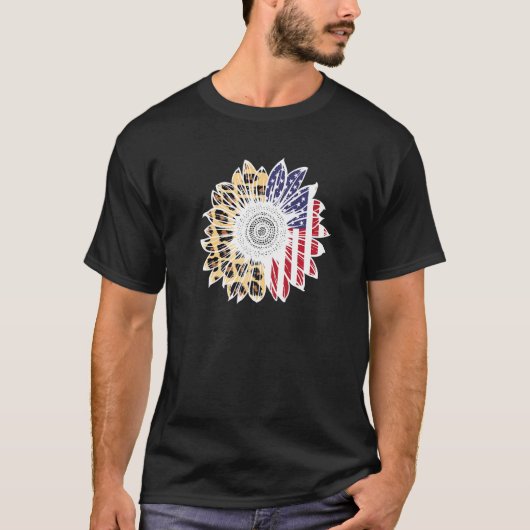 アメリカ国旗の花火ディレクターAmerican Tシャツ (正面)