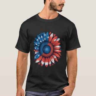 アメリカ国旗の蝶タイ7月の女の子の愛国心の4日 Tシャツ