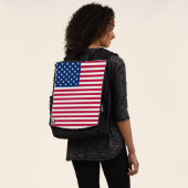 アメリカ国旗の誇りをデザインした バックパック (着用)