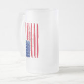 アメリカ国旗の誇りを持ったおじいちゃん フロストグラスビールジョッキ (正面左)