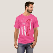 アメリカ国旗の赤いアーチェリー複合ボウ7月4日 Tシャツ (正面フル)