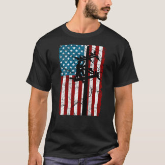 アメリカ国旗の電気ケーブルシルエットラインマンT Tシャツ