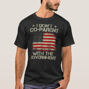 アメリカ国旗は政府と共親しない Tシャツ
