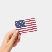 アメリカ国旗は高く掲げられている：自由と統一の象徴 バッジ (手持ち)