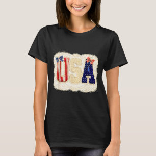 アメリカ国旗をモチーフにした、愛国心あふれるヴィンテージのレースパッチワークの星条旗 Tシャツ