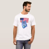 アメリカ国旗を持つオオカミ Tシャツ (正面フル)