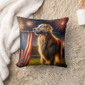 アメリカ国旗を持つゴールデンレトリバー クッション (ブランケット)