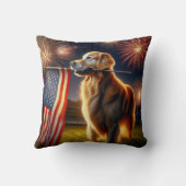 アメリカ国旗を持つゴールデンレトリバー クッション (裏面)