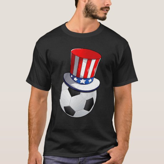 アメリカ国旗を持つサッカーの7月4日 Tシャツ (正面)