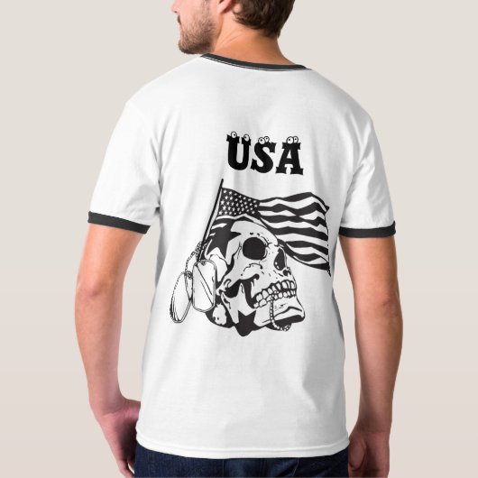 アメリカ国旗を持つ愛国的なイーグルエンブレムTシャツ Tシャツ (裏面)