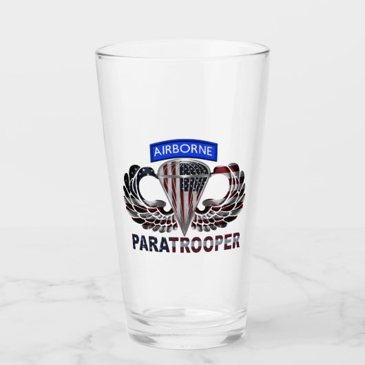 アメリカ国旗を持つ空中ジャンプ翼 タンブラーグラス (正面)