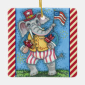 アメリカ国旗を振るかわいい愛国象 セラミックオーナメント (正面)