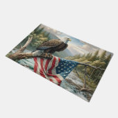 アメリカ国旗を掲げたハゲのワシ ドアマット (アングル)