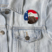 アメリカ国旗を掲げたハゲ・イーグル 缶バッジ (インサイチュ)
