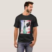 アメリカ国旗を掲げた自由の女神 Tシャツ (正面フル)