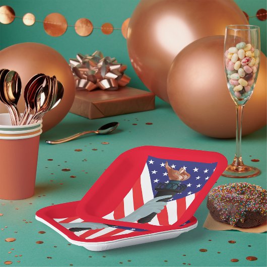 アメリカ国旗を掲げた自由の聖火の像 ペーパープレート