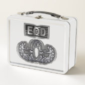 アメリカ国旗を掲げカスタムた「基本EOD」 メタルランチボックス (正面)