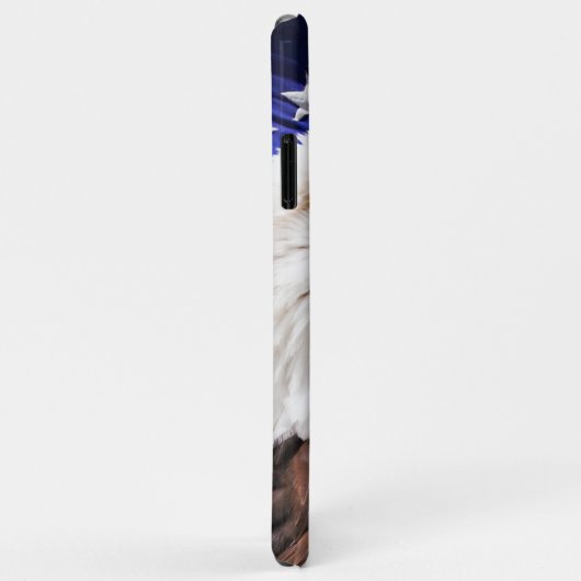 アメリカ国旗を背景にしたアメリカのワシ Case-Mate iPhoneケース (裏面/右)