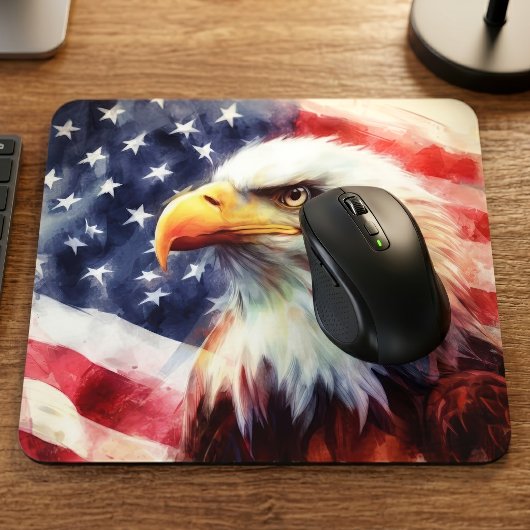 アメリカ国旗を背景にした堂々たるハクトウワシの肖像 マウスパッド