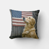 アメリカ国旗を誇りに思うゴールデンレトリバー クッション (正面)
