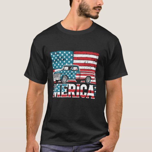 アメリカ国旗クラシックの古い車の恋人の愛国的贈り物 Tシャツ (正面)